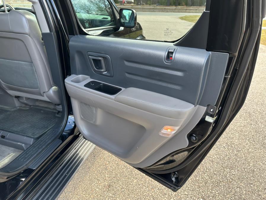 2011 Honda Ridgeline 4WD Crew Cab RTL w/Navi, available for sale in South Windsor, Connecticut | Mike And Tony Auto Sales, Inc. South Windsor, Connecticut 2011 Honda Ridgeline 4WD Crew Cab RTL w/Navi, available for sale in South Windsor, Connecticut | Mike And Tony Auto Sales, Inc. South Windsor, Connecticut