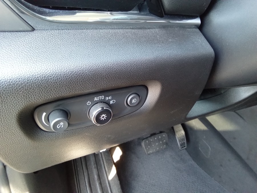 2021 Chevrolet Traverse FWD 4dr LT Cloth w/1LT, available for sale in Irvington, New Jersey | NJ Used Cars Center. Irvington, New Jersey 2021 Chevrolet Traverse FWD 4dr LT Cloth w/1LT, available for sale in Irvington, New Jersey | NJ Used Cars Center. Irvington, New Jersey