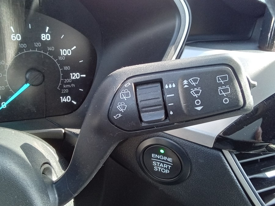 2020 Ford Escape SE AWD, available for sale in Irvington, New Jersey | NJ Used Cars Center. Irvington, New Jersey 2020 Ford Escape SE AWD, available for sale in Irvington, New Jersey | NJ Used Cars Center. Irvington, New Jersey
