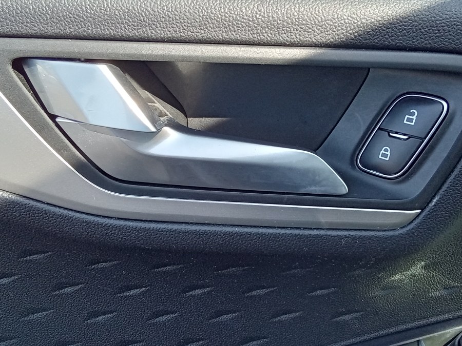 2020 Ford Escape SE AWD, available for sale in Irvington, New Jersey | NJ Used Cars Center. Irvington, New Jersey 2020 Ford Escape SE AWD, available for sale in Irvington, New Jersey | NJ Used Cars Center. Irvington, New Jersey