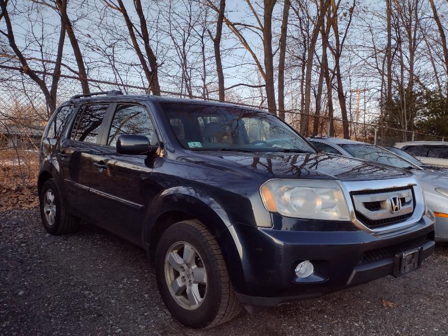 2011 Honda Pilot 4WD 4dr EX, available for sale in Chicopee, Massachusetts | Matts Auto Mall LLC. Chicopee, Massachusetts 2011 Honda Pilot 4WD 4dr EX, available for sale in Chicopee, Massachusetts | Matts Auto Mall LLC. Chicopee, Massachusetts