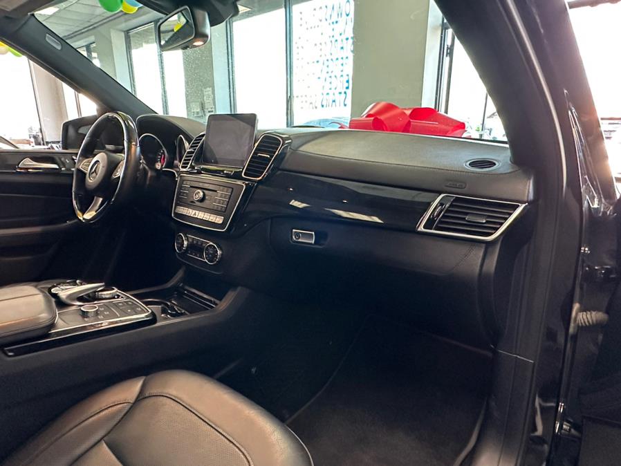 2018 Mercedes-Benz GLE AMG GLE 43 4MATIC SUV, available for sale in Inwood, New York | 5 Towns Drive. Inwood, New York 2018 Mercedes-Benz GLE AMG GLE 43 4MATIC SUV, available for sale in Inwood, New York | 5 Towns Drive. Inwood, New York