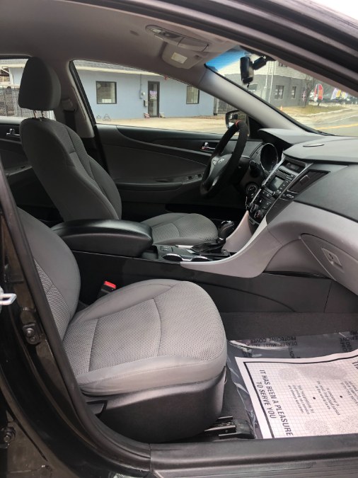 2014 Hyundai Sonata 4dr Sdn 2.4L Auto GLS, available for sale in Bloomingdale, New Jersey | Bloomingdale Auto Group. Bloomingdale, New Jersey 2014 Hyundai Sonata 4dr Sdn 2.4L Auto GLS, available for sale in Bloomingdale, New Jersey | Bloomingdale Auto Group. Bloomingdale, New Jersey
