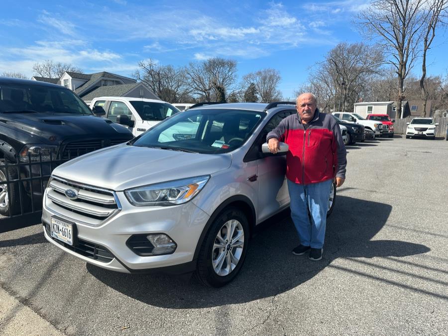2017 Ford Escape SE TECH, available for sale in Huntington Station, New York | Huntington Auto Mall. Huntington Station, New York