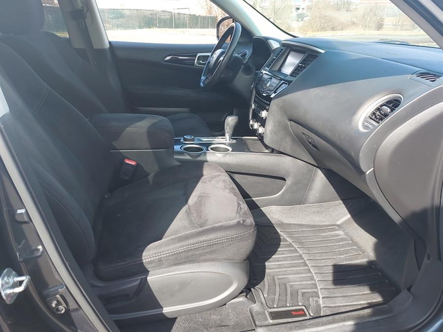 2014 Nissan Pathfinder 4WD 4dr SV, available for sale in West Hartford, Connecticut | Chadrad Motors llc. West Hartford, Connecticut 2014 Nissan Pathfinder 4WD 4dr SV, available for sale in West Hartford, Connecticut | Chadrad Motors llc. West Hartford, Connecticut