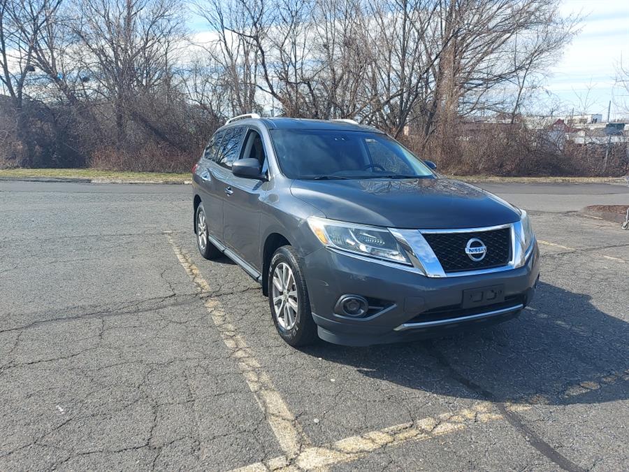 2014 Nissan Pathfinder 4WD 4dr SV, available for sale in West Hartford, Connecticut | Chadrad Motors llc. West Hartford, Connecticut