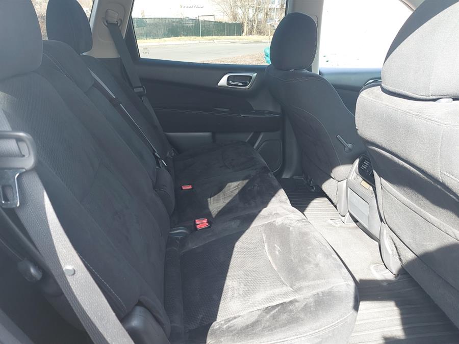 2014 Nissan Pathfinder 4WD 4dr SV, available for sale in West Hartford, Connecticut | Chadrad Motors llc. West Hartford, Connecticut 2014 Nissan Pathfinder 4WD 4dr SV, available for sale in West Hartford, Connecticut | Chadrad Motors llc. West Hartford, Connecticut