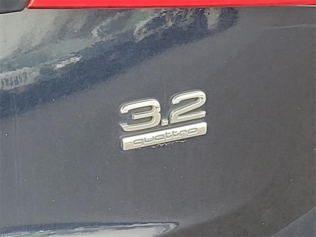 2010 Audi Q5 3.2 Premium, available for sale in Stratford, Connecticut | Wiz Leasing Inc. Stratford, Connecticut 2010 Audi Q5 3.2 Premium, available for sale in Stratford, Connecticut | Wiz Leasing Inc. Stratford, Connecticut