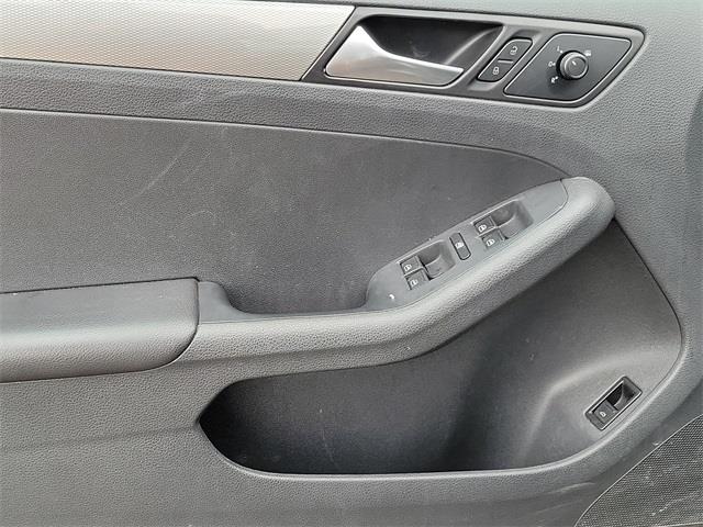 2017 Volkswagen Jetta 1.4T SE, available for sale in Stratford, Connecticut | Wiz Leasing Inc. Stratford, Connecticut 2017 Volkswagen Jetta 1.4T SE, available for sale in Stratford, Connecticut | Wiz Leasing Inc. Stratford, Connecticut