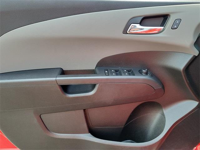 2015 Chevrolet Sonic LT, available for sale in Stratford, Connecticut | Wiz Leasing Inc. Stratford, Connecticut 2015 Chevrolet Sonic LT, available for sale in Stratford, Connecticut | Wiz Leasing Inc. Stratford, Connecticut