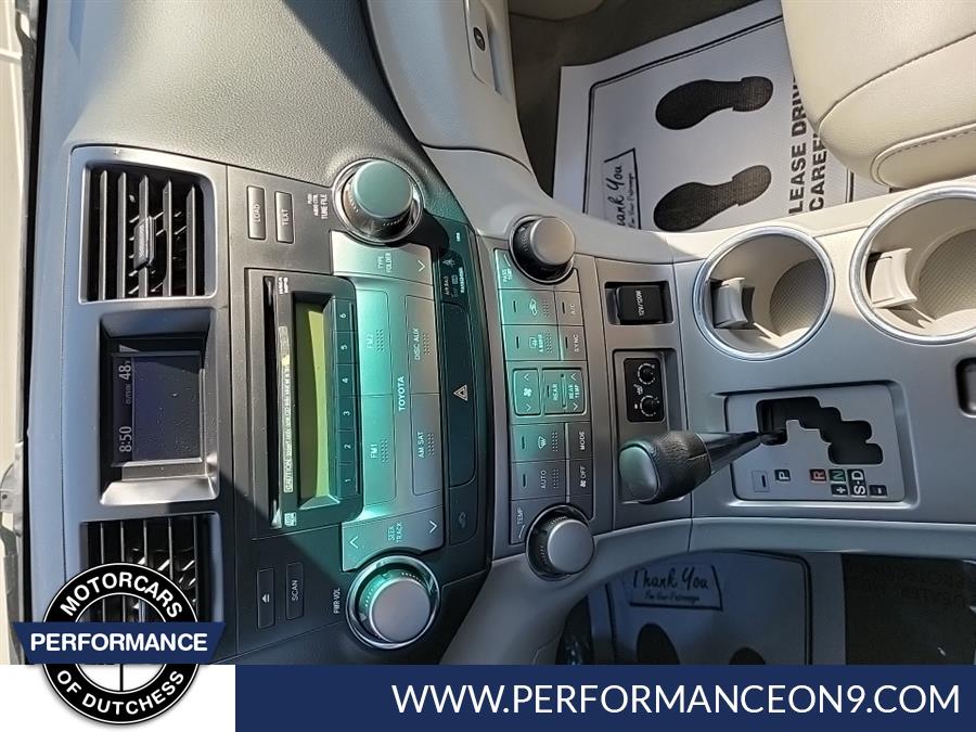 2010 Toyota Highlander 4WD 4dr V6 SE, available for sale in Wappingers Falls, New York | Performance Motor Cars. Wappingers Falls, New York 2010 Toyota Highlander 4WD 4dr V6 SE, available for sale in Wappingers Falls, New York | Performance Motor Cars. Wappingers Falls, New York