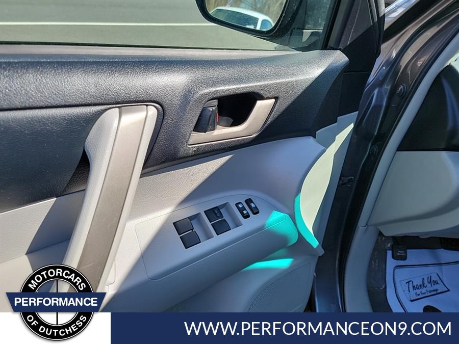 2010 Toyota Highlander 4WD 4dr V6 SE, available for sale in Wappingers Falls, New York | Performance Motor Cars. Wappingers Falls, New York 2010 Toyota Highlander 4WD 4dr V6 SE, available for sale in Wappingers Falls, New York | Performance Motor Cars. Wappingers Falls, New York