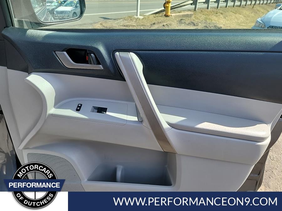 2010 Toyota Highlander 4WD 4dr V6 SE, available for sale in Wappingers Falls, New York | Performance Motor Cars. Wappingers Falls, New York 2010 Toyota Highlander 4WD 4dr V6 SE, available for sale in Wappingers Falls, New York | Performance Motor Cars. Wappingers Falls, New York