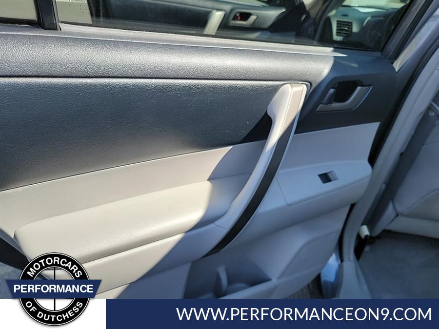 2010 Toyota Highlander 4WD 4dr V6 SE, available for sale in Wappingers Falls, New York | Performance Motor Cars. Wappingers Falls, New York 2010 Toyota Highlander 4WD 4dr V6 SE, available for sale in Wappingers Falls, New York | Performance Motor Cars. Wappingers Falls, New York