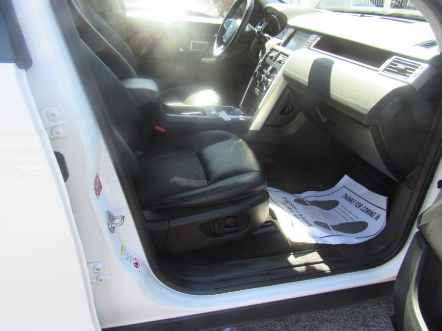 2016 Land Rover Discovery Sport SE, available for sale in Worcester, Massachusetts | Hilario's Auto Sales Inc.. Worcester, Massachusetts 2016 Land Rover Discovery Sport SE, available for sale in Worcester, Massachusetts | Hilario's Auto Sales Inc.. Worcester, Massachusetts