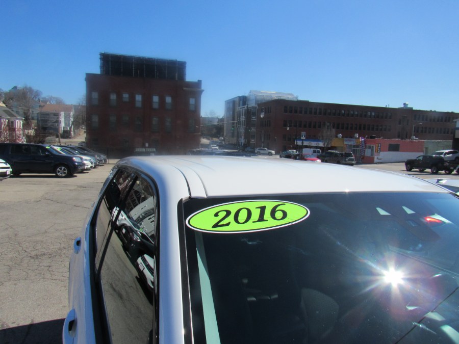 2016 Land Rover Discovery Sport SE, available for sale in Worcester, Massachusetts | Hilario's Auto Sales Inc.. Worcester, Massachusetts 2016 Land Rover Discovery Sport SE, available for sale in Worcester, Massachusetts | Hilario's Auto Sales Inc.. Worcester, Massachusetts