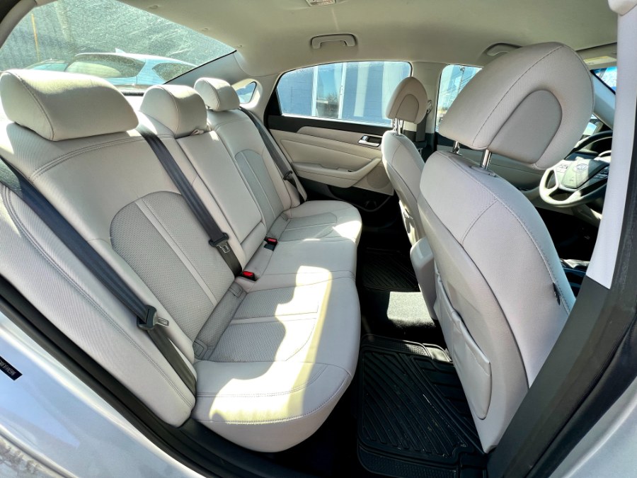 2015 Hyundai Sonata 4dr Sdn 2.4L SE, available for sale in Manchester, New Hampshire | Second Street Auto Sales Inc. Manchester, New Hampshire 2015 Hyundai Sonata 4dr Sdn 2.4L SE, available for sale in Manchester, New Hampshire | Second Street Auto Sales Inc. Manchester, New Hampshire