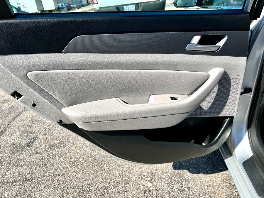 2015 Hyundai Sonata 4dr Sdn 2.4L SE, available for sale in Manchester, New Hampshire | Second Street Auto Sales Inc. Manchester, New Hampshire 2015 Hyundai Sonata 4dr Sdn 2.4L SE, available for sale in Manchester, New Hampshire | Second Street Auto Sales Inc. Manchester, New Hampshire