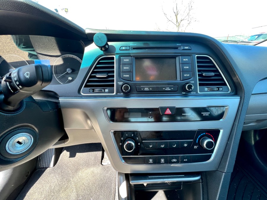 2015 Hyundai Sonata 4dr Sdn 2.4L SE, available for sale in Manchester, New Hampshire | Second Street Auto Sales Inc. Manchester, New Hampshire 2015 Hyundai Sonata 4dr Sdn 2.4L SE, available for sale in Manchester, New Hampshire | Second Street Auto Sales Inc. Manchester, New Hampshire