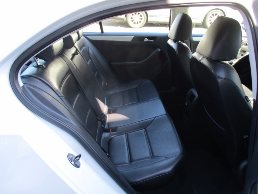 2014 Volkswagen Jetta Sedan SE PZEV, available for sale in Meriden, Connecticut | Cos Central Auto. Meriden, Connecticut 2014 Volkswagen Jetta Sedan SE PZEV, available for sale in Meriden, Connecticut | Cos Central Auto. Meriden, Connecticut