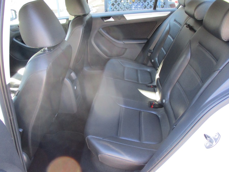 2014 Volkswagen Jetta Sedan SE PZEV, available for sale in Meriden, Connecticut | Cos Central Auto. Meriden, Connecticut 2014 Volkswagen Jetta Sedan SE PZEV, available for sale in Meriden, Connecticut | Cos Central Auto. Meriden, Connecticut