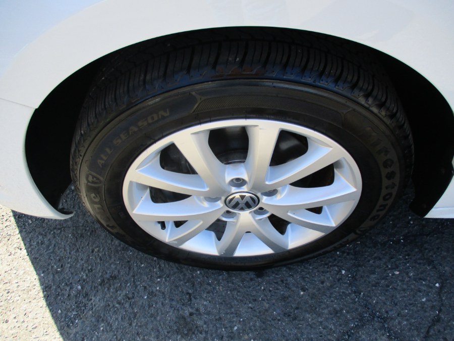 2014 Volkswagen Jetta Sedan SE PZEV, available for sale in Meriden, Connecticut | Cos Central Auto. Meriden, Connecticut 2014 Volkswagen Jetta Sedan SE PZEV, available for sale in Meriden, Connecticut | Cos Central Auto. Meriden, Connecticut