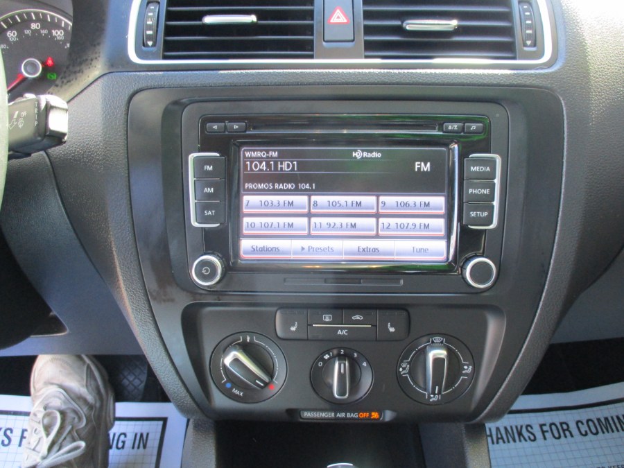 2014 Volkswagen Jetta Sedan SE PZEV, available for sale in Meriden, Connecticut | Cos Central Auto. Meriden, Connecticut 2014 Volkswagen Jetta Sedan SE PZEV, available for sale in Meriden, Connecticut | Cos Central Auto. Meriden, Connecticut