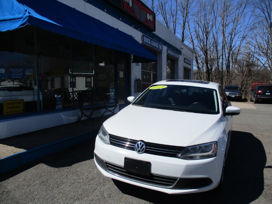 2014 Volkswagen Jetta Sedan SE PZEV, available for sale in Meriden, Connecticut | Cos Central Auto. Meriden, Connecticut 2014 Volkswagen Jetta Sedan SE PZEV, available for sale in Meriden, Connecticut | Cos Central Auto. Meriden, Connecticut