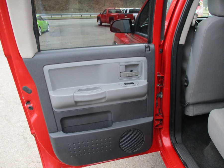 2008 Dodge Dakota 4WD Crew Cab SLT, available for sale in Meriden, Connecticut | Cos Central Auto. Meriden, Connecticut 2008 Dodge Dakota 4WD Crew Cab SLT, available for sale in Meriden, Connecticut | Cos Central Auto. Meriden, Connecticut