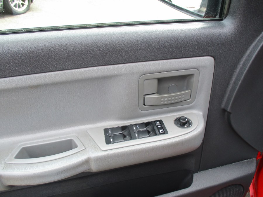 2008 Dodge Dakota 4WD Crew Cab SLT, available for sale in Meriden, Connecticut | Cos Central Auto. Meriden, Connecticut 2008 Dodge Dakota 4WD Crew Cab SLT, available for sale in Meriden, Connecticut | Cos Central Auto. Meriden, Connecticut