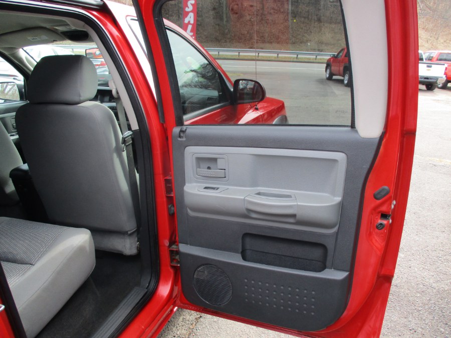 2008 Dodge Dakota 4WD Crew Cab SLT, available for sale in Meriden, Connecticut | Cos Central Auto. Meriden, Connecticut 2008 Dodge Dakota 4WD Crew Cab SLT, available for sale in Meriden, Connecticut | Cos Central Auto. Meriden, Connecticut