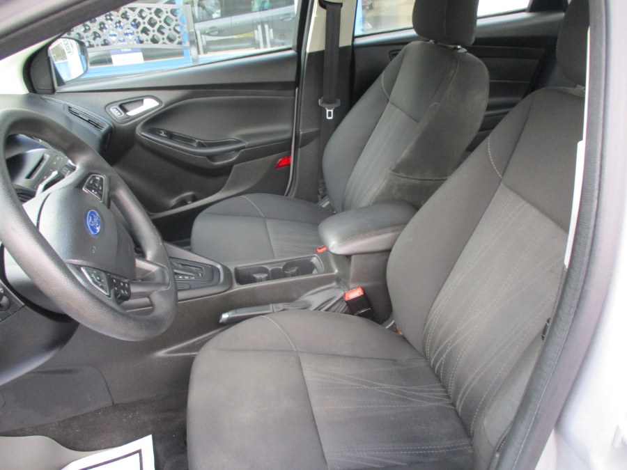2016 Ford Focus 4dr Sdn SE, available for sale in Meriden, Connecticut | Cos Central Auto. Meriden, Connecticut 2016 Ford Focus 4dr Sdn SE, available for sale in Meriden, Connecticut | Cos Central Auto. Meriden, Connecticut