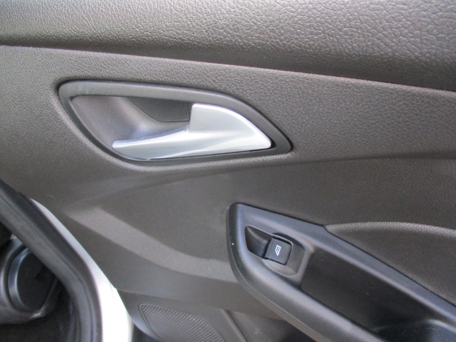 2016 Ford Focus 4dr Sdn SE, available for sale in Meriden, Connecticut | Cos Central Auto. Meriden, Connecticut 2016 Ford Focus 4dr Sdn SE, available for sale in Meriden, Connecticut | Cos Central Auto. Meriden, Connecticut