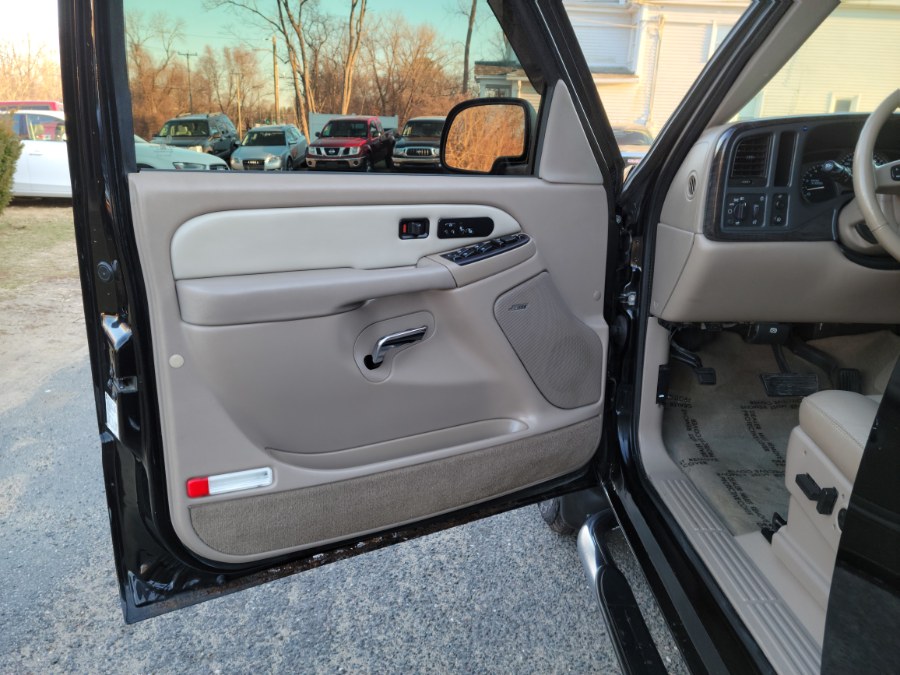 2005 GMC Sierra Denali Crew Cab 143.5" WB Leather interior, available for sale in East Windsor, Connecticut | Toro Auto. East Windsor, Connecticut 2005 GMC Sierra Denali Crew Cab 143.5" WB Leather interior, available for sale in East Windsor, Connecticut | Toro Auto. East Windsor, Connecticut
