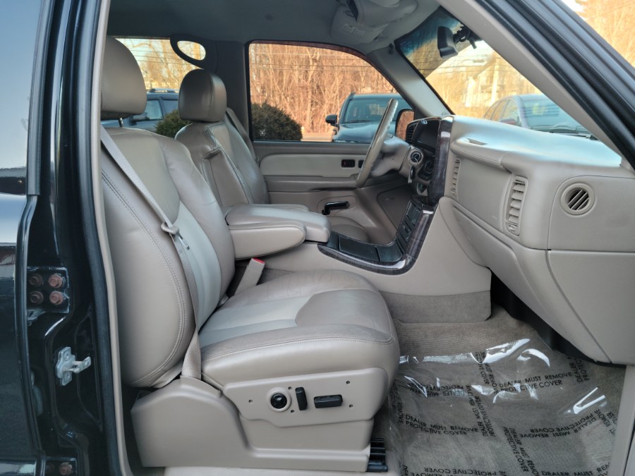 2005 GMC Sierra Denali Crew Cab 143.5" WB Leather interior, available for sale in East Windsor, Connecticut | Toro Auto. East Windsor, Connecticut 2005 GMC Sierra Denali Crew Cab 143.5" WB Leather interior, available for sale in East Windsor, Connecticut | Toro Auto. East Windsor, Connecticut