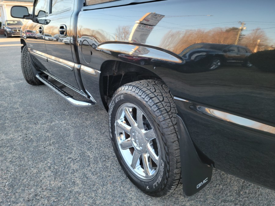 2005 GMC Sierra Denali Crew Cab 143.5" WB Leather interior, available for sale in East Windsor, Connecticut | Toro Auto. East Windsor, Connecticut 2005 GMC Sierra Denali Crew Cab 143.5" WB Leather interior, available for sale in East Windsor, Connecticut | Toro Auto. East Windsor, Connecticut