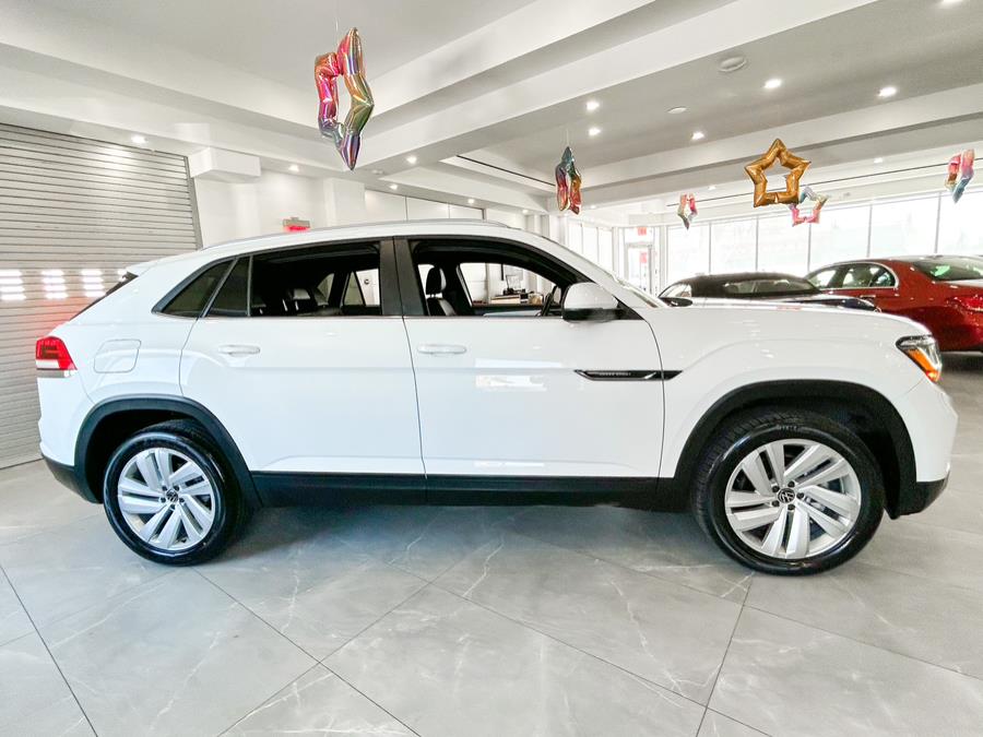 2021 Volkswagen Atlas Cross Sport 3.6L V6 SE w/Technology FWD, available for sale in Franklin Square, New York | Luxury Motor Club. Franklin Square, New York 2021 Volkswagen Atlas Cross Sport 3.6L V6 SE w/Technology FWD, available for sale in Franklin Square, New York | Luxury Motor Club. Franklin Square, New York