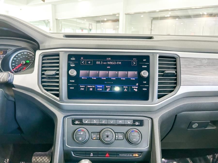 2021 Volkswagen Atlas Cross Sport 3.6L V6 SE w/Technology FWD, available for sale in Franklin Square, New York | Luxury Motor Club. Franklin Square, New York 2021 Volkswagen Atlas Cross Sport 3.6L V6 SE w/Technology FWD, available for sale in Franklin Square, New York | Luxury Motor Club. Franklin Square, New York