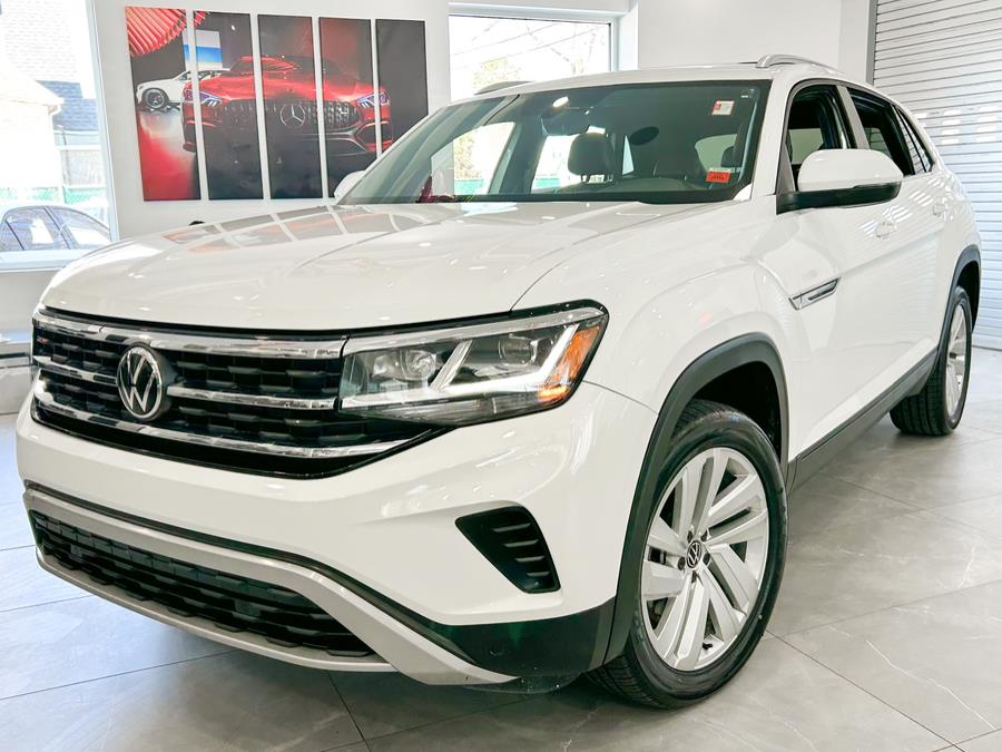 2021 Volkswagen Atlas Cross Sport 3.6L V6 SE w/Technology FWD, available for sale in Franklin Square, New York | Luxury Motor Club. Franklin Square, New York 2021 Volkswagen Atlas Cross Sport 3.6L V6 SE w/Technology FWD, available for sale in Franklin Square, New York | Luxury Motor Club. Franklin Square, New York