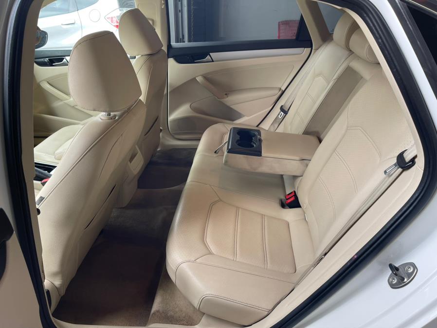 2012 Volkswagen Passat 4dr Sdn 2.5L Auto SE PZEV, available for sale in Garden Grove, California | U Save Auto Auction. Garden Grove, California 2012 Volkswagen Passat 4dr Sdn 2.5L Auto SE PZEV, available for sale in Garden Grove, California | U Save Auto Auction. Garden Grove, California