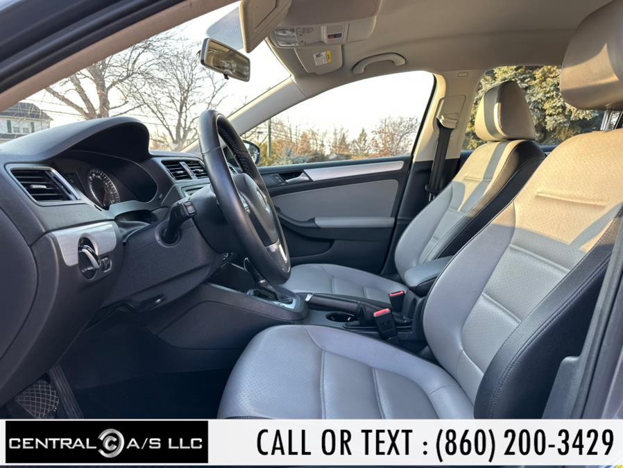 2014 Volkswagen Jetta Sedan 4dr DSG Hybrid SE, available for sale in East Windsor, Connecticut | Central A/S LLC. East Windsor, Connecticut 2014 Volkswagen Jetta Sedan 4dr DSG Hybrid SE, available for sale in East Windsor, Connecticut | Central A/S LLC. East Windsor, Connecticut