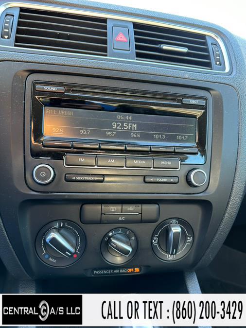 2013 Volkswagen Jetta Sedan 4dr Auto SE w/Convenience PZEV *Ltd Avail*, available for sale in East Windsor, Connecticut | Central A/S LLC. East Windsor, Connecticut 2013 Volkswagen Jetta Sedan 4dr Auto SE w/Convenience PZEV *Ltd Avail*, available for sale in East Windsor, Connecticut | Central A/S LLC. East Windsor, Connecticut