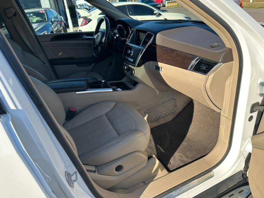2016 Mercedes-Benz GL 4MATIC 4dr GL450, available for sale in South Windsor, Connecticut | Mike And Tony Auto Sales, Inc. South Windsor, Connecticut 2016 Mercedes-Benz GL 4MATIC 4dr GL450, available for sale in South Windsor, Connecticut | Mike And Tony Auto Sales, Inc. South Windsor, Connecticut