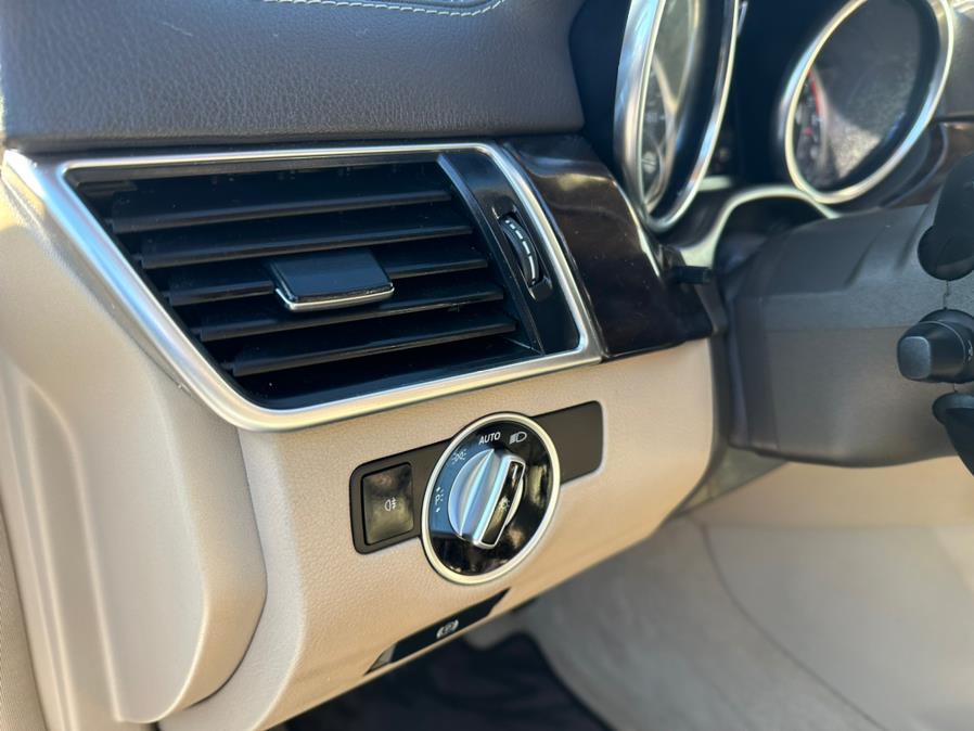 2016 Mercedes-Benz GL 4MATIC 4dr GL450, available for sale in South Windsor, Connecticut | Mike And Tony Auto Sales, Inc. South Windsor, Connecticut 2016 Mercedes-Benz GL 4MATIC 4dr GL450, available for sale in South Windsor, Connecticut | Mike And Tony Auto Sales, Inc. South Windsor, Connecticut