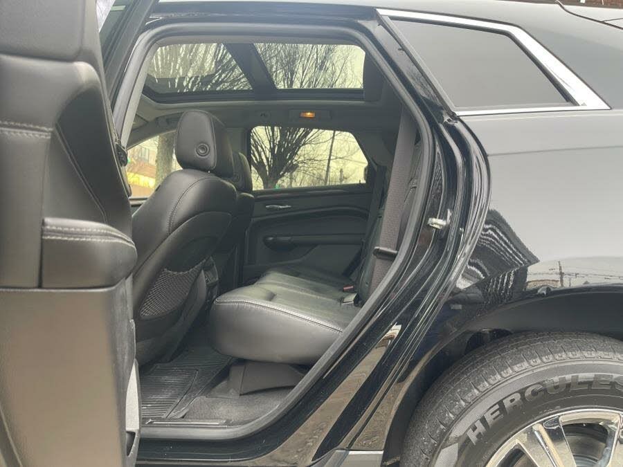 2015 Cadillac SRX AWD 4dr Luxury Collection, available for sale in Newark , New Jersey | Champion Used Auto Sales 2. Newark , New Jersey 2015 Cadillac SRX AWD 4dr Luxury Collection, available for sale in Newark , New Jersey | Champion Used Auto Sales 2. Newark , New Jersey