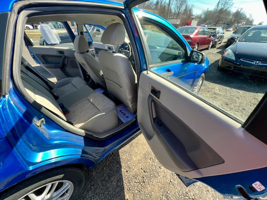 2010 Ford Focus 4dr Sdn SE, available for sale in Wallingford, Connecticut | Wallingford Auto Center LLC. Wallingford, Connecticut 2010 Ford Focus 4dr Sdn SE, available for sale in Wallingford, Connecticut | Wallingford Auto Center LLC. Wallingford, Connecticut