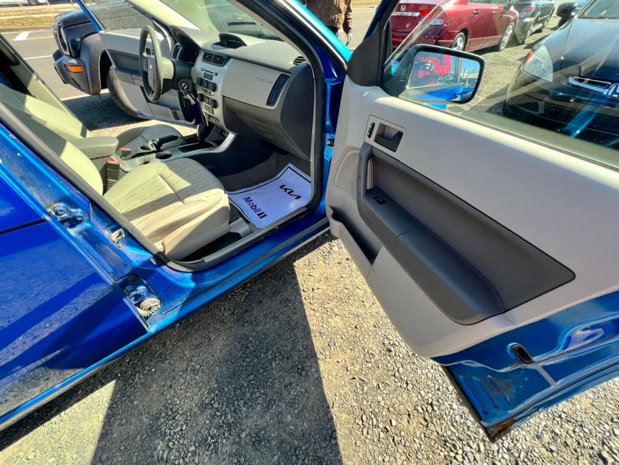 2010 Ford Focus 4dr Sdn SE, available for sale in Wallingford, Connecticut | Wallingford Auto Center LLC. Wallingford, Connecticut 2010 Ford Focus 4dr Sdn SE, available for sale in Wallingford, Connecticut | Wallingford Auto Center LLC. Wallingford, Connecticut