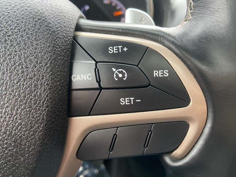 2016 Jeep Grand Cherokee 4WD 4dr High Altitude, available for sale in Newark, New Jersey | Champion Auto Sales. Newark, New Jersey 2016 Jeep Grand Cherokee 4WD 4dr High Altitude, available for sale in Newark, New Jersey | Champion Auto Sales. Newark, New Jersey