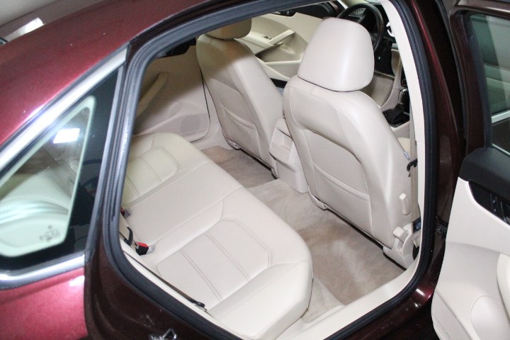 2012 Volkswagen Passat 4dr Sdn 2.5L Auto SE w/Sunroof PZEV, available for sale in Plainville, Connecticut | New England Auto Sales LLC. Plainville, Connecticut 2012 Volkswagen Passat 4dr Sdn 2.5L Auto SE w/Sunroof PZEV, available for sale in Plainville, Connecticut | New England Auto Sales LLC. Plainville, Connecticut