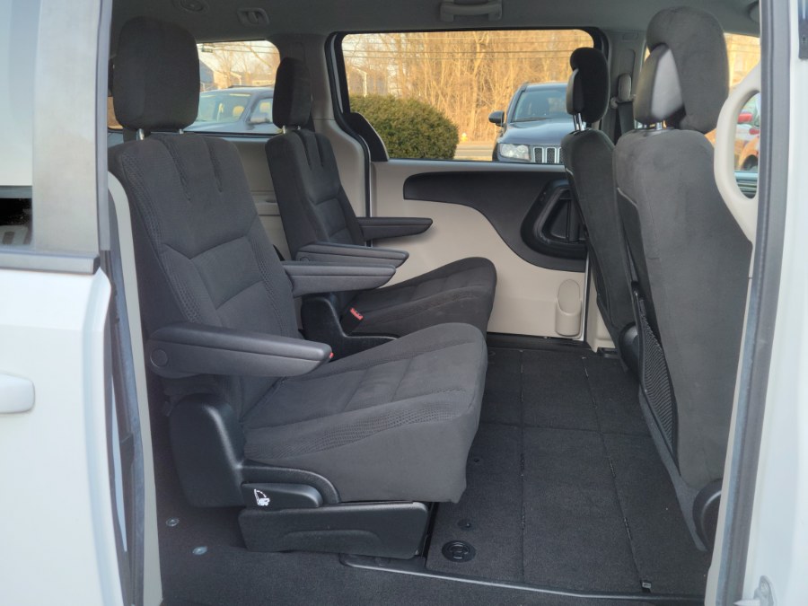 2016 Dodge Grand Caravan 4dr Wgn American Value Pkg, available for sale in East Windsor, Connecticut | Toro Auto. East Windsor, Connecticut 2016 Dodge Grand Caravan 4dr Wgn American Value Pkg, available for sale in East Windsor, Connecticut | Toro Auto. East Windsor, Connecticut
